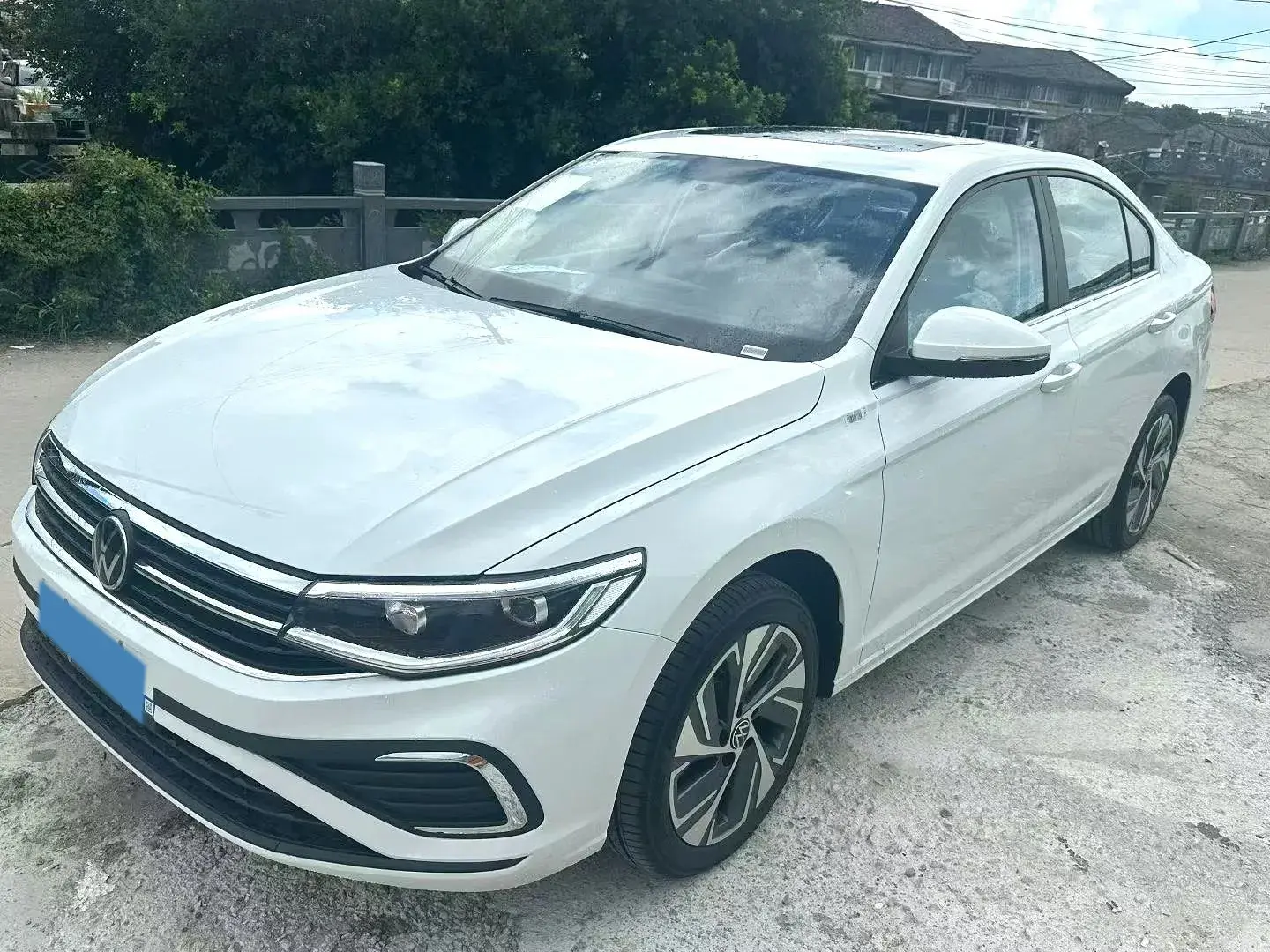 2025 VOLKSWAGEN BORA view 1