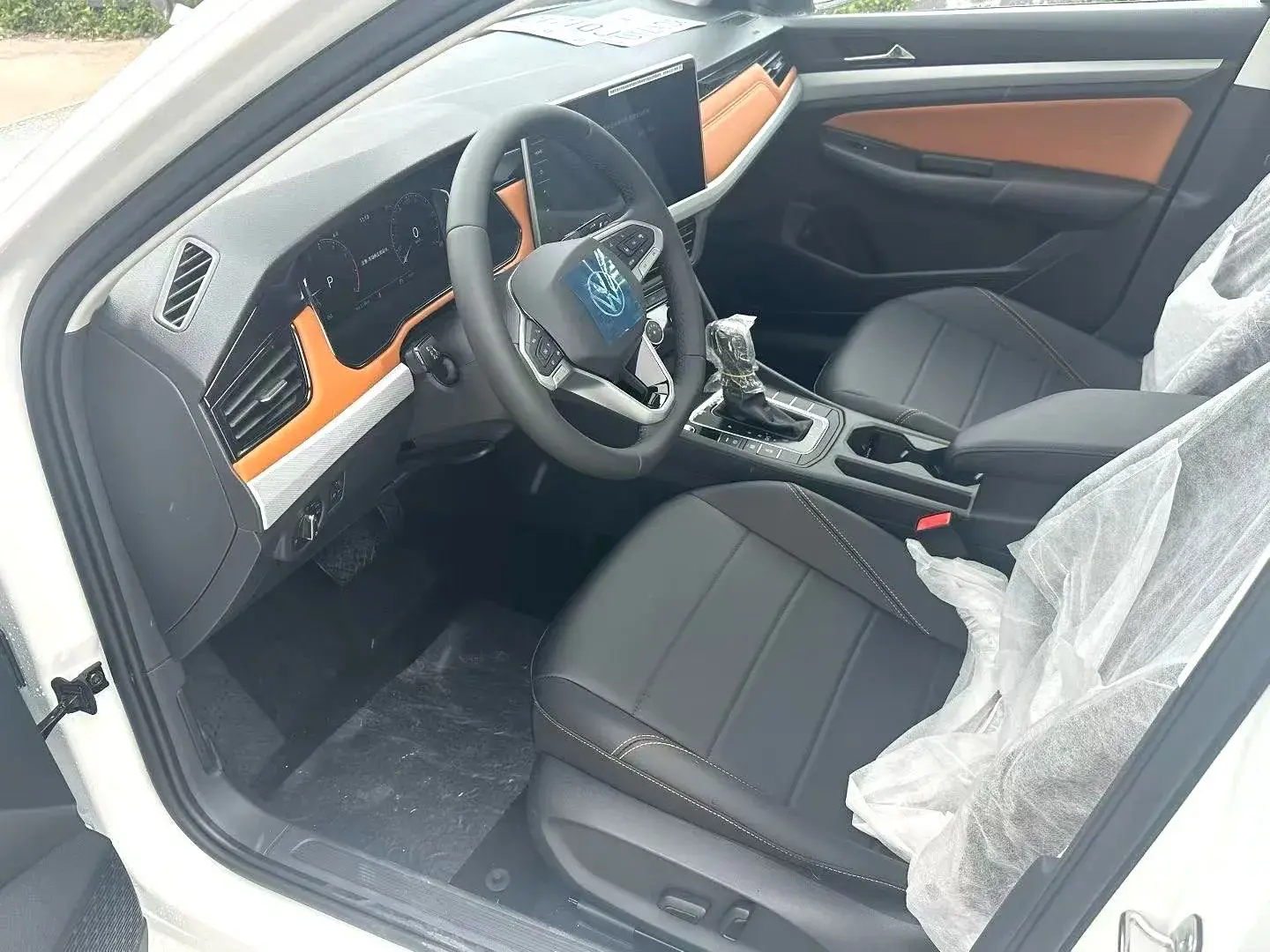 2025 VOLKSWAGEN BORA thumbnail 3