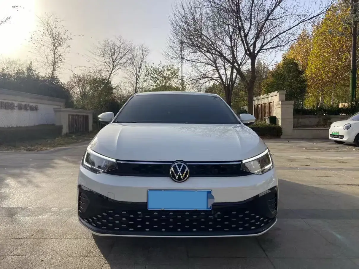 2023 VOLKSWAGEN LAVIDA thumbnail 2