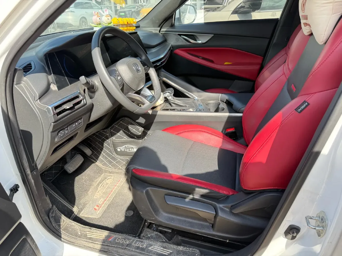 2021 ChangAn CS35 Plus 1.4T 160HP L4 7DCT,autocango,china used car exporter,china ev exporter,chinese used car exporter,chinese used ev exporter