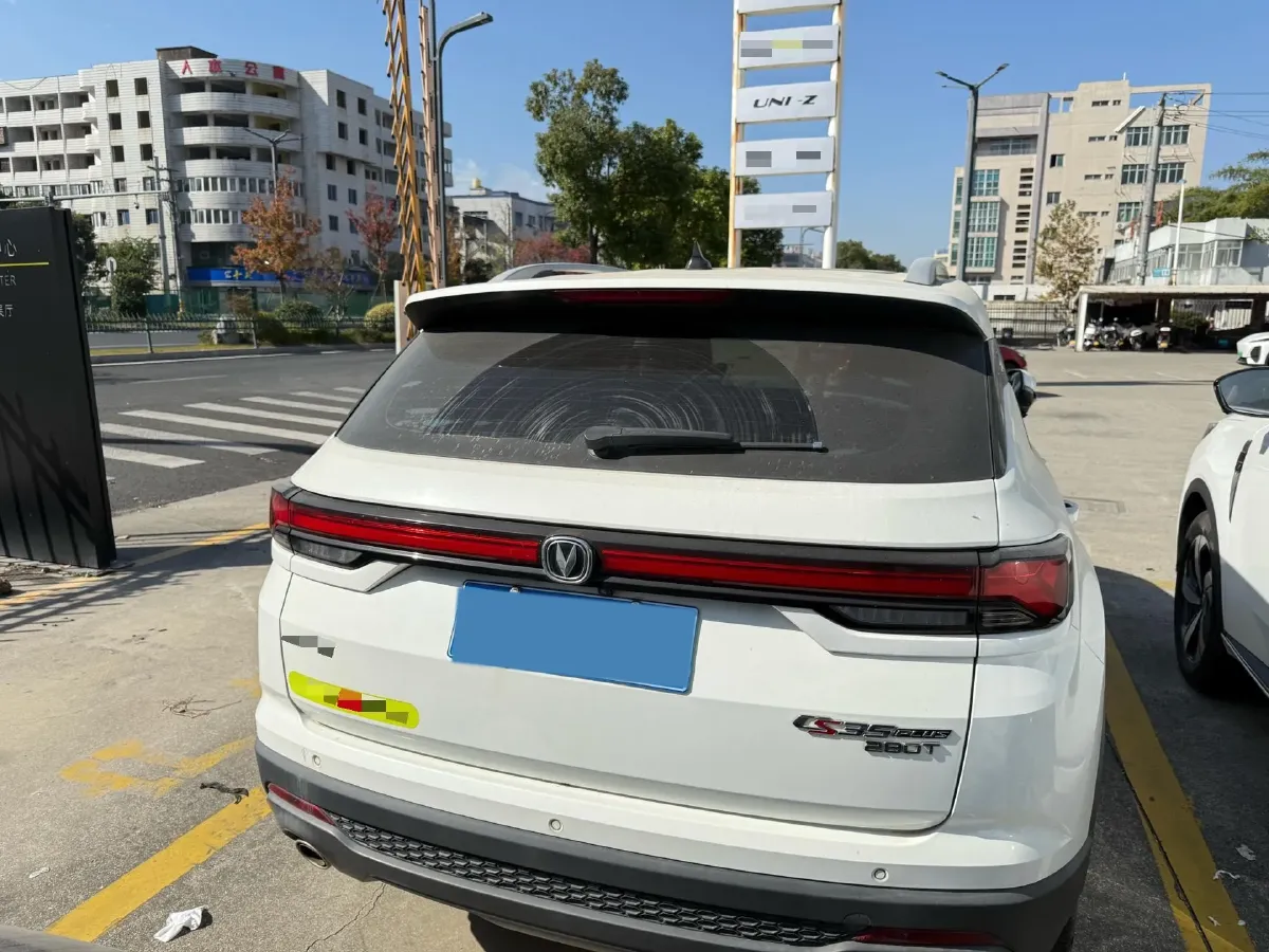 2021 ChangAn CS35 Plus 1.4T 160HP L4 7DCT,autocango,china used car exporter,china ev exporter,chinese used car exporter,chinese used ev exporter