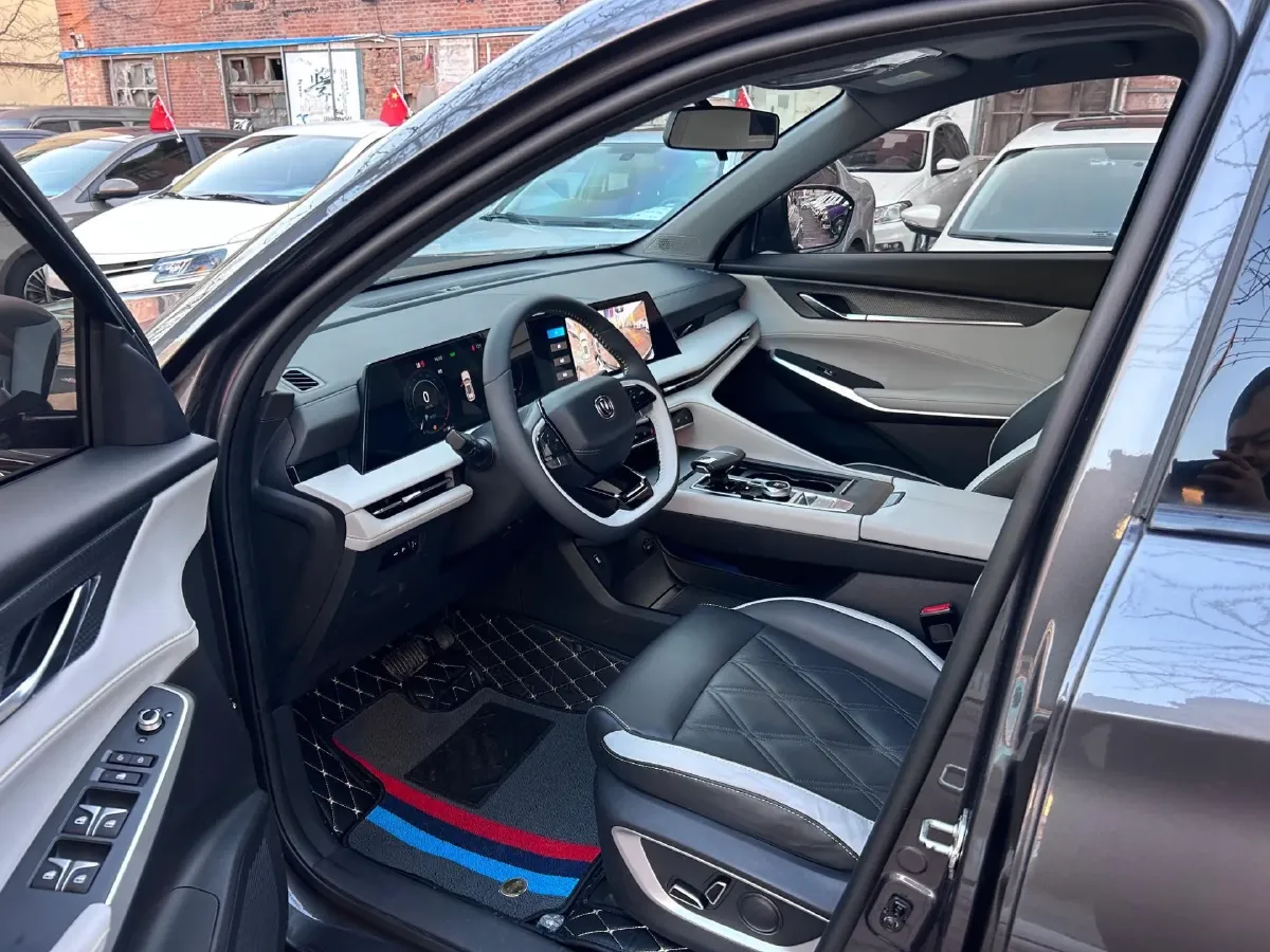 2023 ChangAn CS75 1.5T 188HP L4 7DCT,autocango,china used car exporter,china ev exporter,chinese used car exporter,chinese used ev exporter