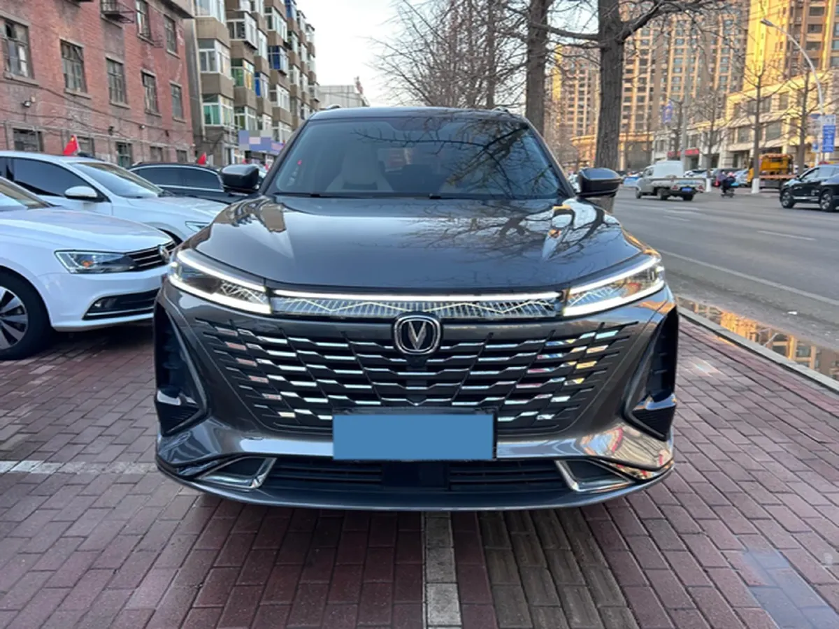 2023 ChangAn CS75 1.5T 188HP L4 7DCT,autocango,china used car exporter,china ev exporter,chinese used car exporter,chinese used ev exporter