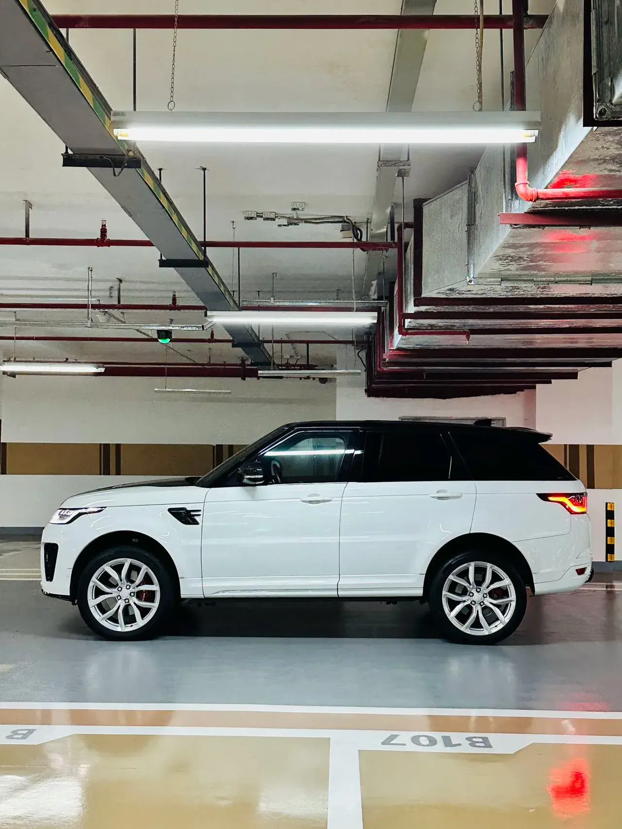 2020 LAND ROVER thumbnail 3