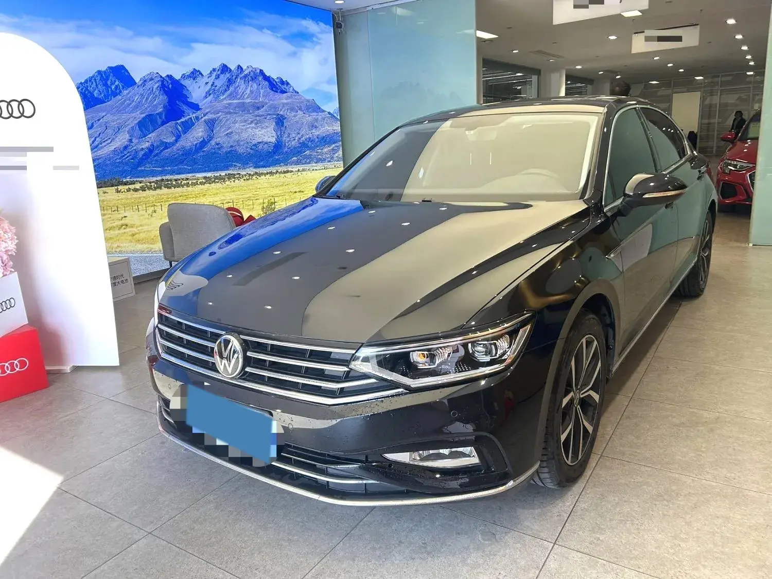 2020 VOLKSWAGEN MAGOTAN view 1