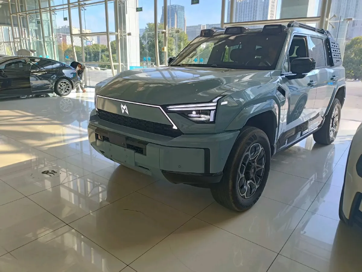 2025 M Hero WarriorM817 1.5T 197HP L4 2DHT PHEV,autocango,china used car exporter,china ev exporter,chinese used car exporter,chinese used ev exporter
