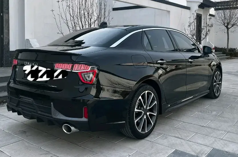 2021 LYNK&CO 03 thumbnail 2