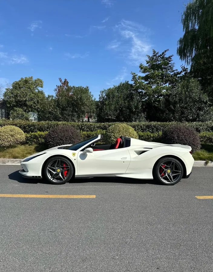 2020 Ferrari F8 3.9T 720HP V8 7DCT,autocango,china used car exporter,china ev exporter,chinese used car exporter,chinese used ev exporter