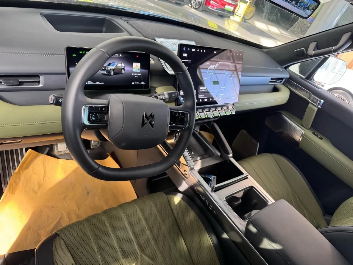 2025 M Hero WarriorM817 1.5T 197HP L4 2DHT PHEV,autocango,china used car exporter,china ev exporter,chinese used car exporter,chinese used ev exporter