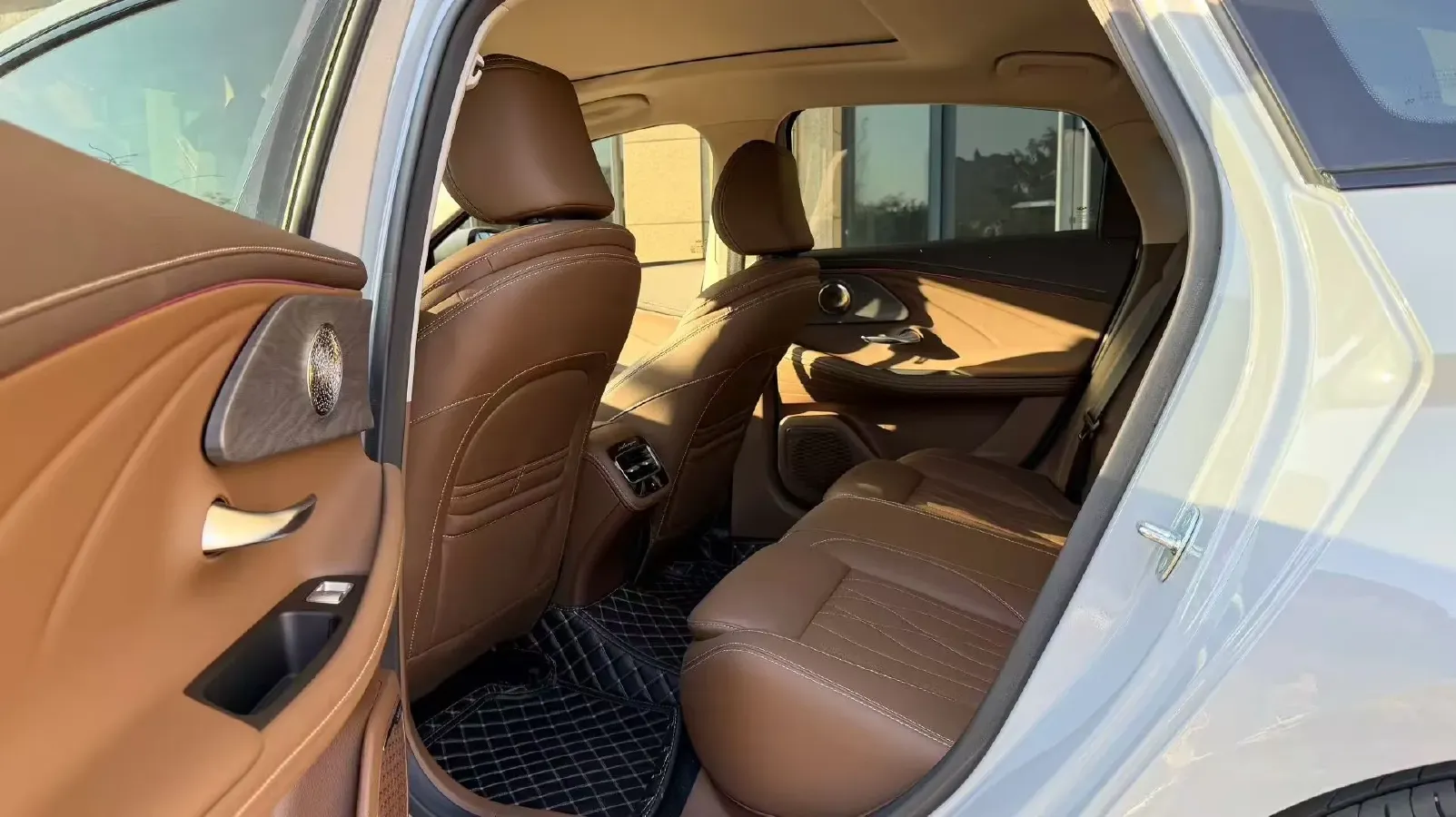 2023 Chery Arrizo 8 2.0T 254HP L4 7DCT,autocango,china used car exporter,china ev exporter,chinese used car exporter,chinese used ev exporter