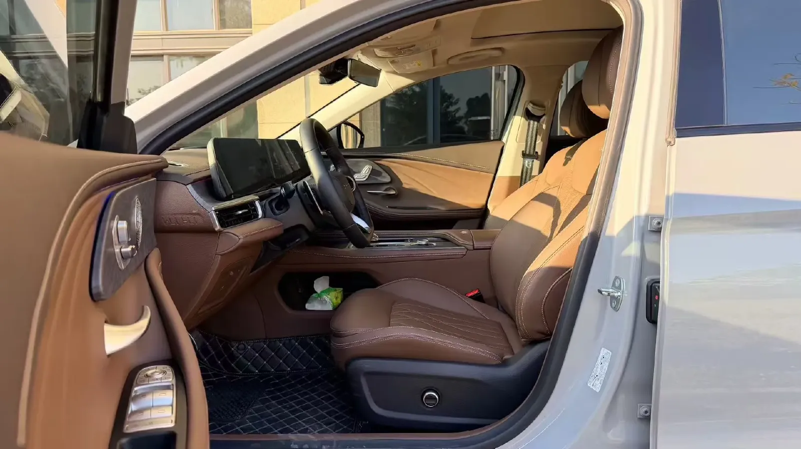 2023 Chery Arrizo 8 2.0T 254HP L4 7DCT,autocango,china used car exporter,china ev exporter,chinese used car exporter,chinese used ev exporter