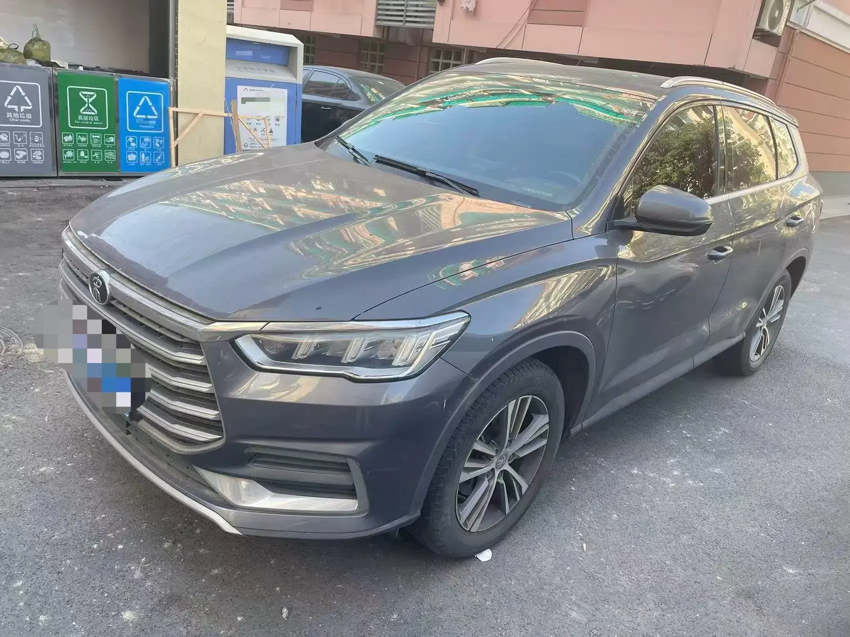 2019 BYD SONG view 1