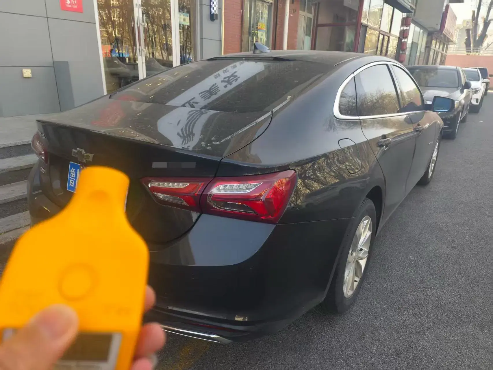 2019 CHEVROLET MALIBU thumbnail 3