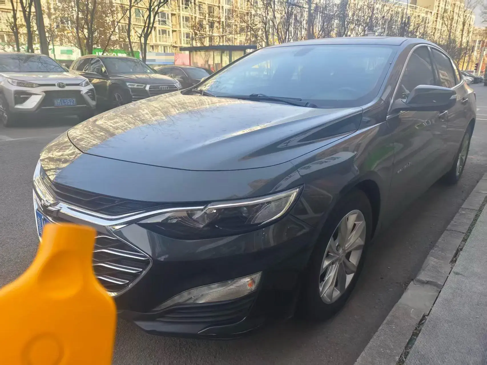 2019 CHEVROLET MALIBU view 1