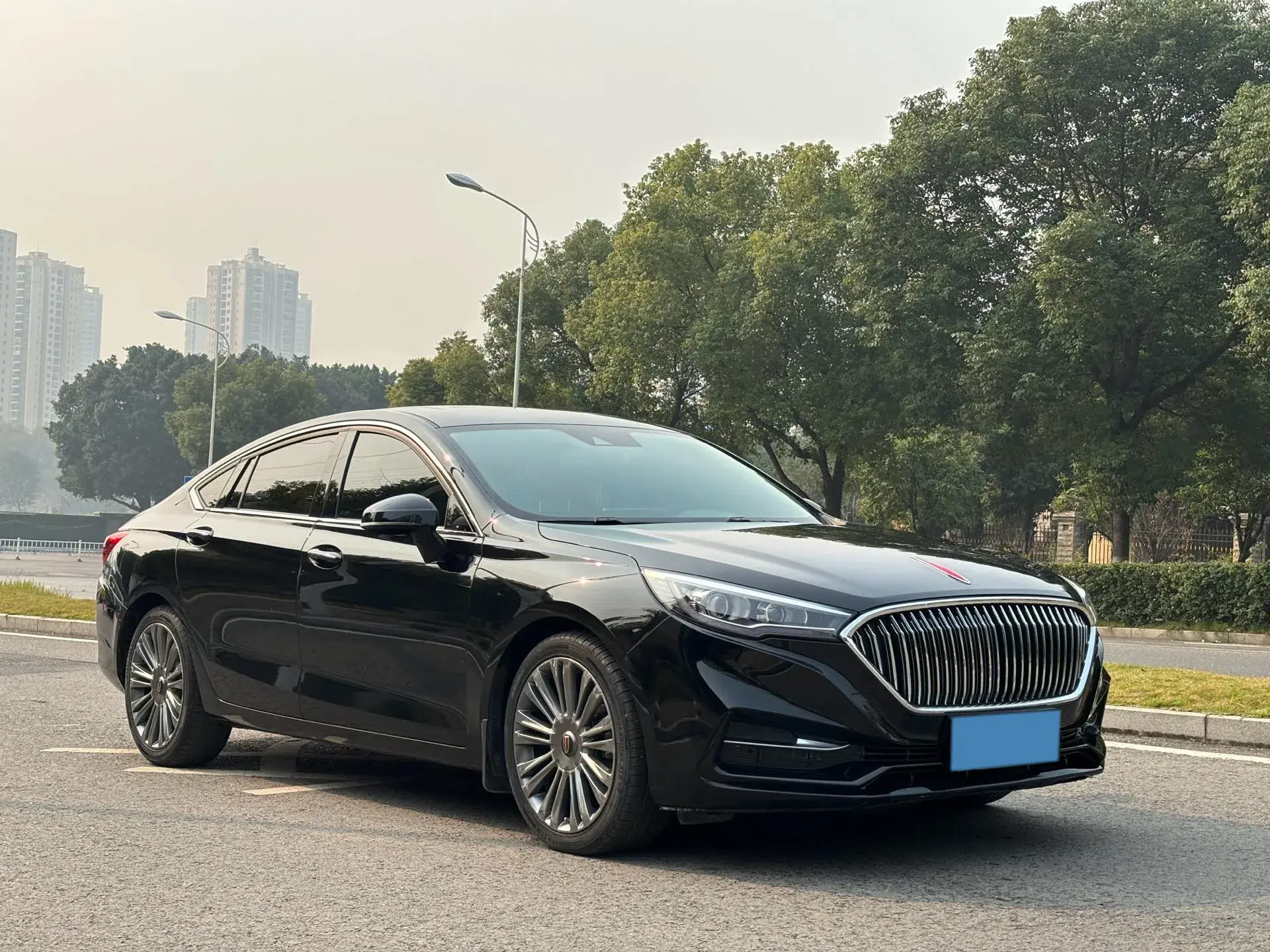 2019 HONGQI H5 thumbnail 3