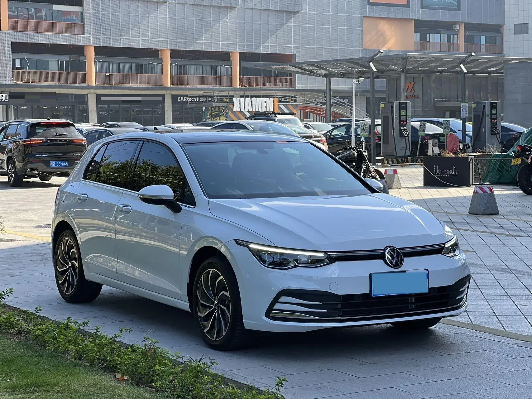 2024 VOLKSWAGEN GOLF thumbnail 3