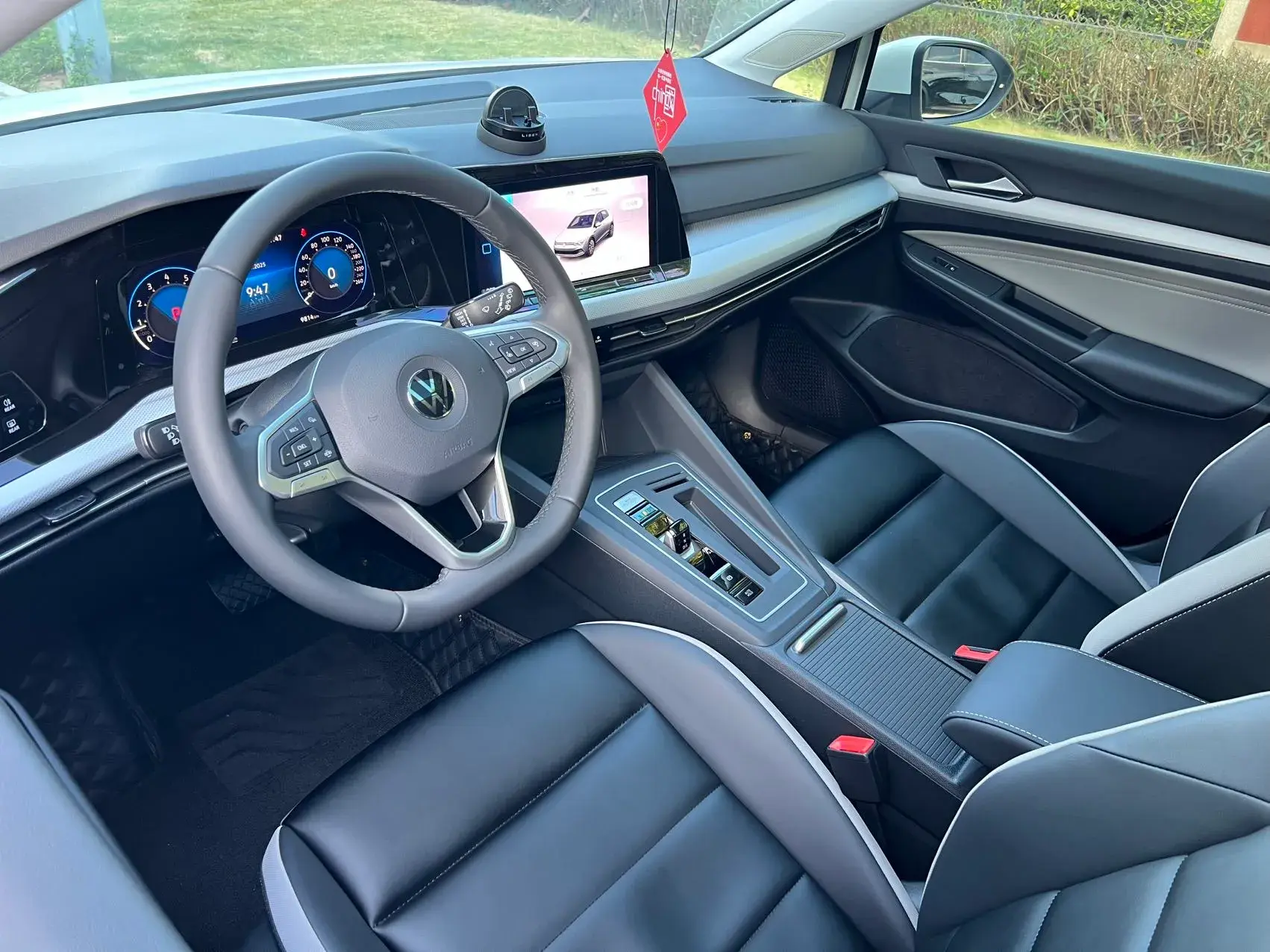 2024 VOLKSWAGEN GOLF thumbnail 4