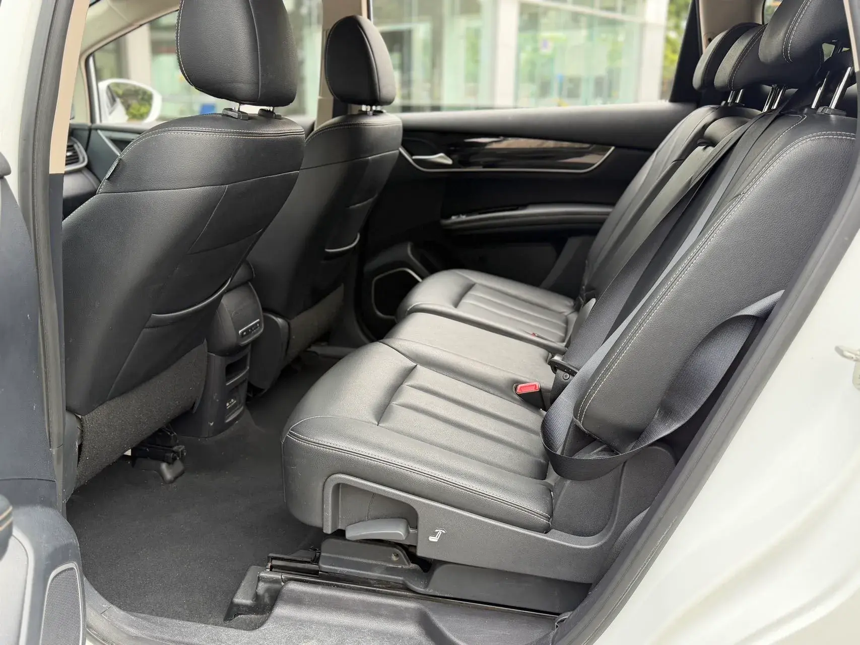 2017 BYD SONG thumbnail 3