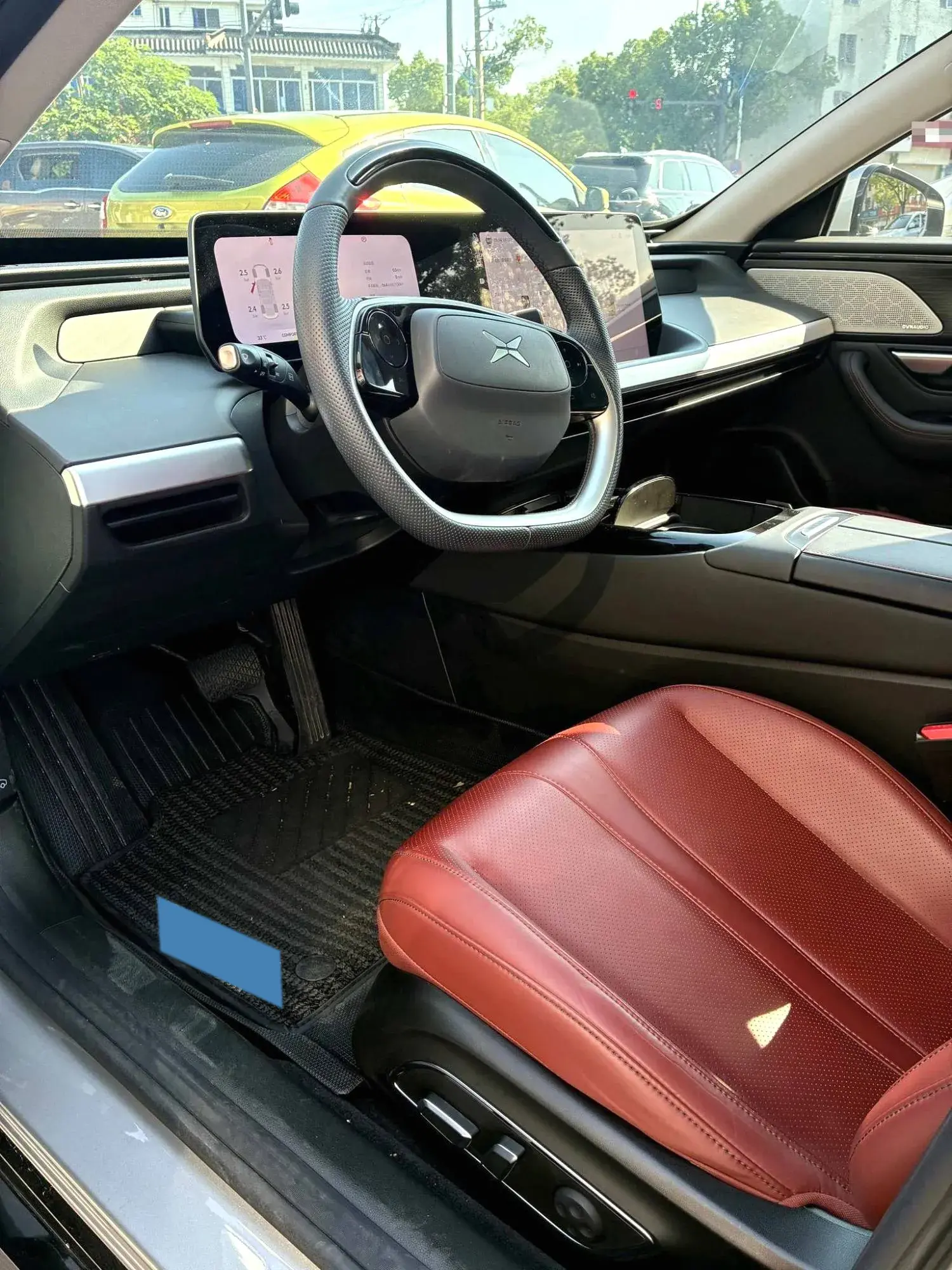 2022 XPENG P7 thumbnail 2