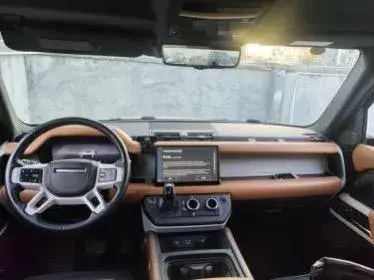 2024 LAND ROVER thumbnail 4