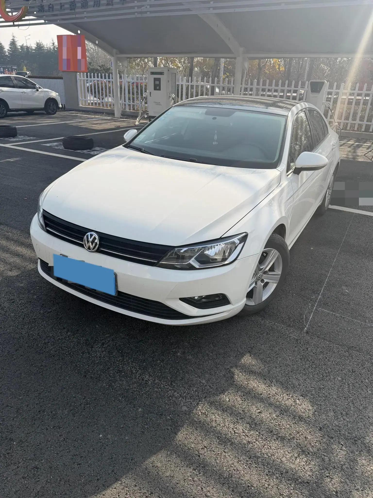 2018 VOLKSWAGEN LAMANDO view 1