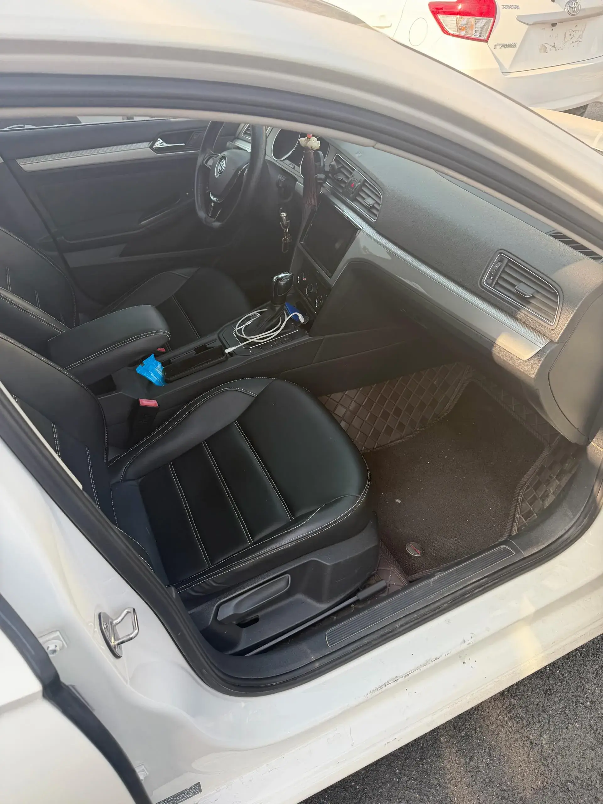 2018 VOLKSWAGEN LAMANDO thumbnail 4