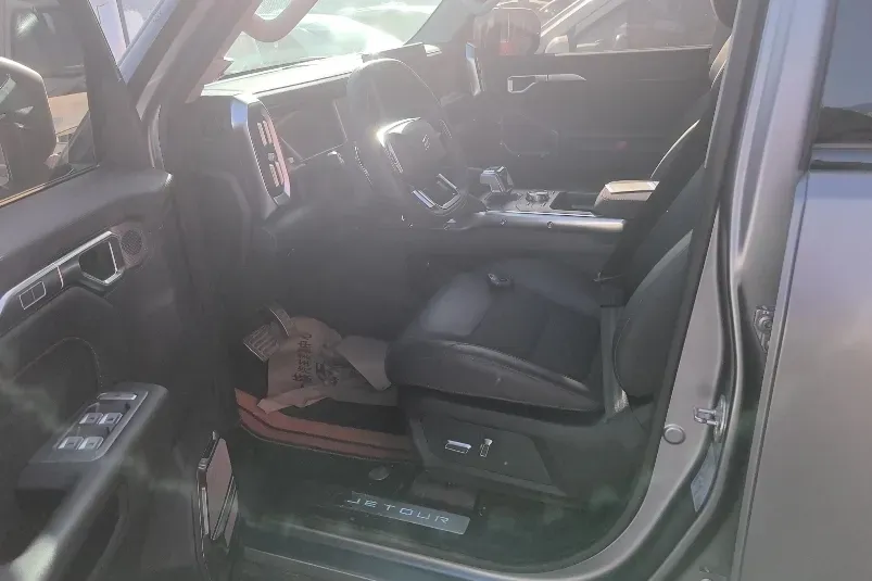 2023 Jetour Traveller 2.0T 254HP L4 8AT,autocango,china used car exporter,china ev exporter,chinese used car exporter,chinese used ev exporter