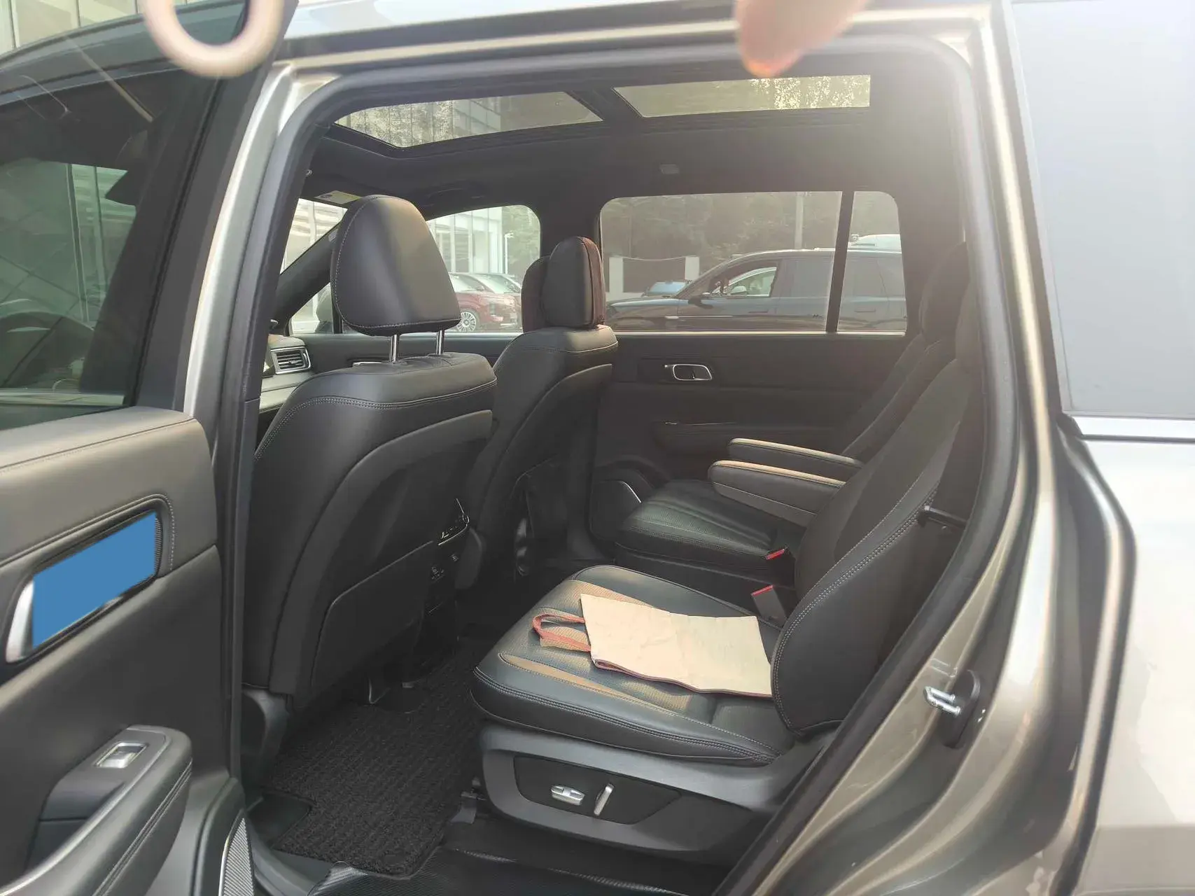 2020 LI ONE thumbnail 3