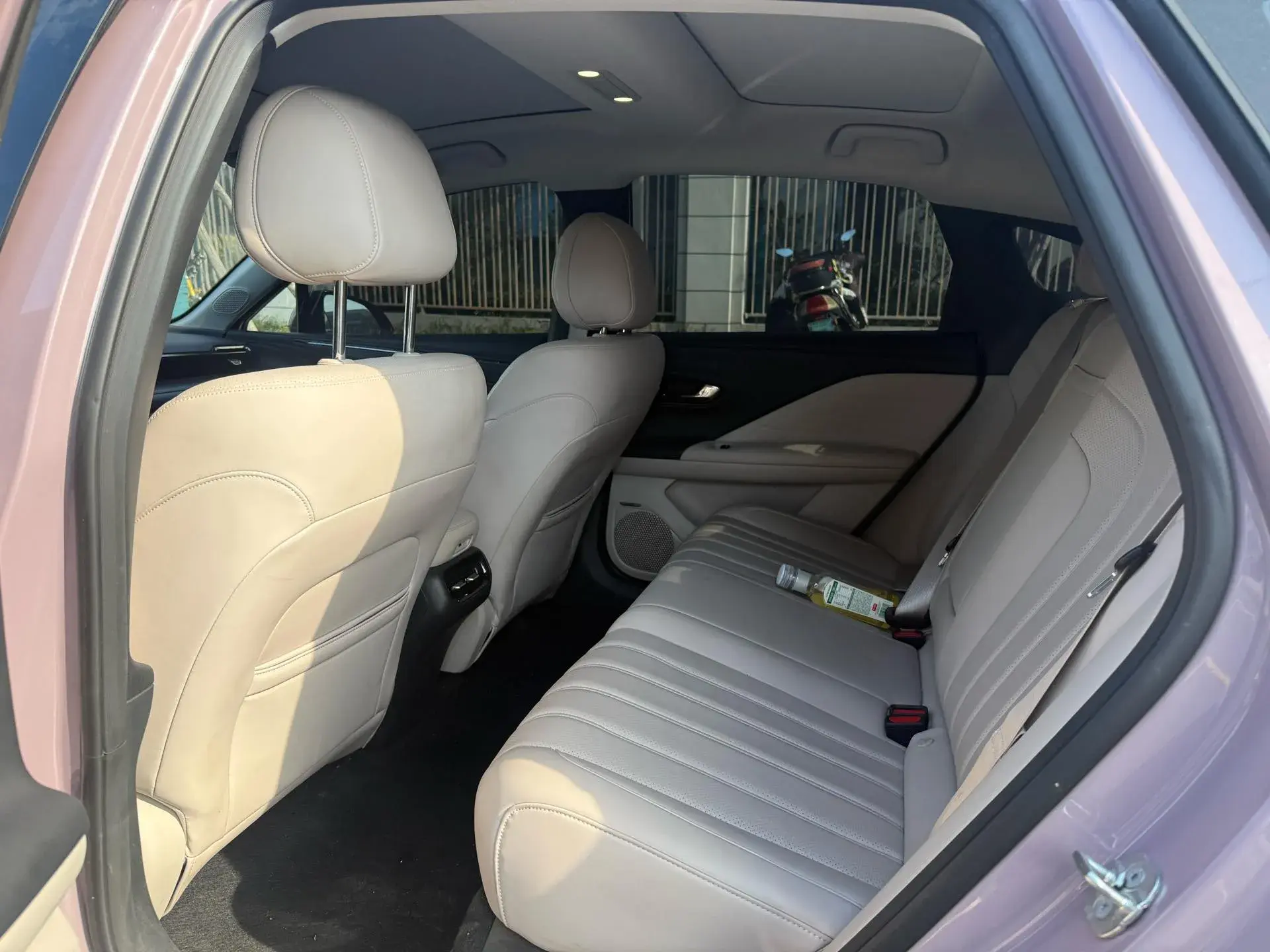 2025 AION AION thumbnail 4