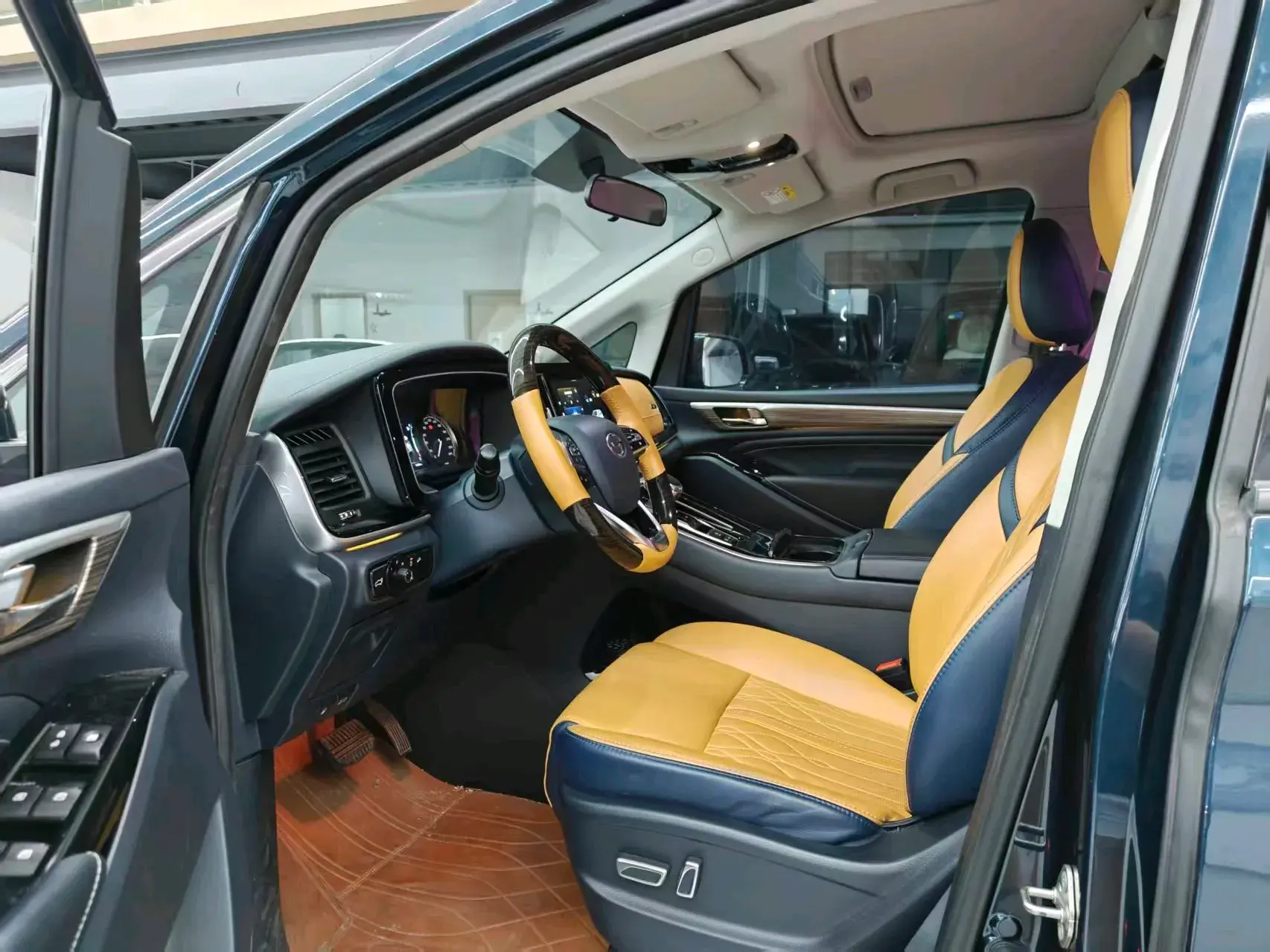 2023 GAC TRUMPCHI thumbnail 3