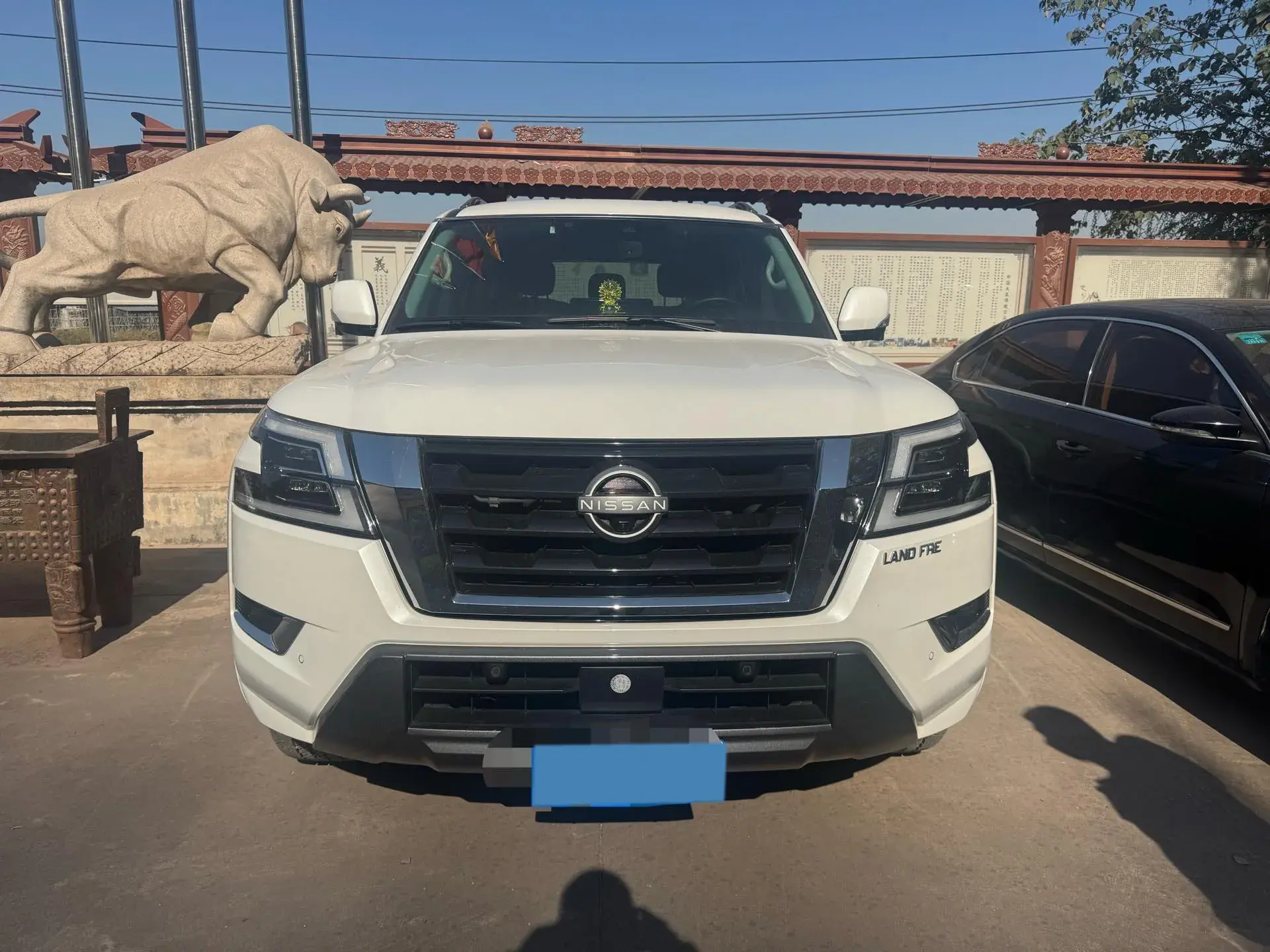 2023 NISSAN PATROL thumbnail 2