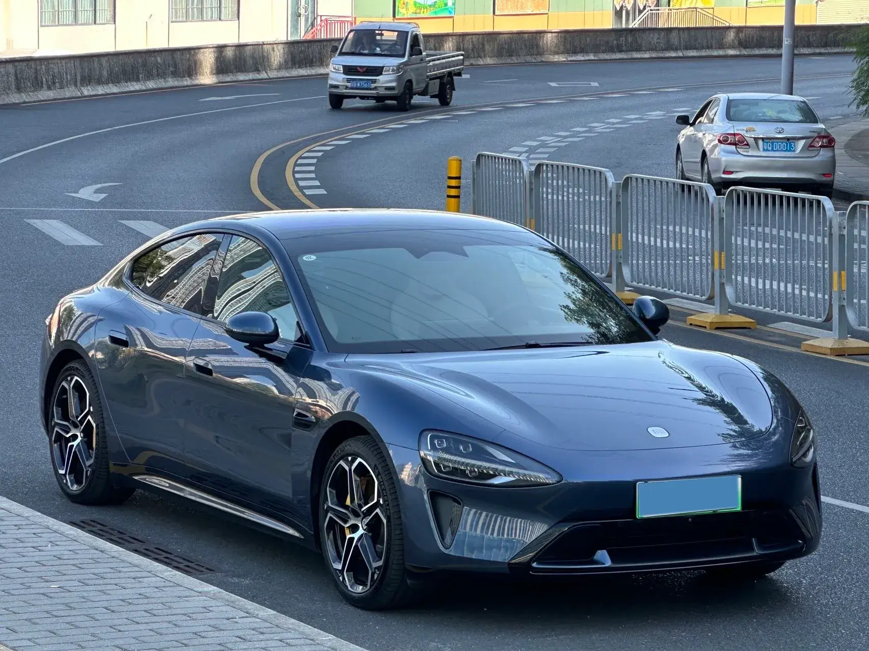 2024 MI SU7 thumbnail 3