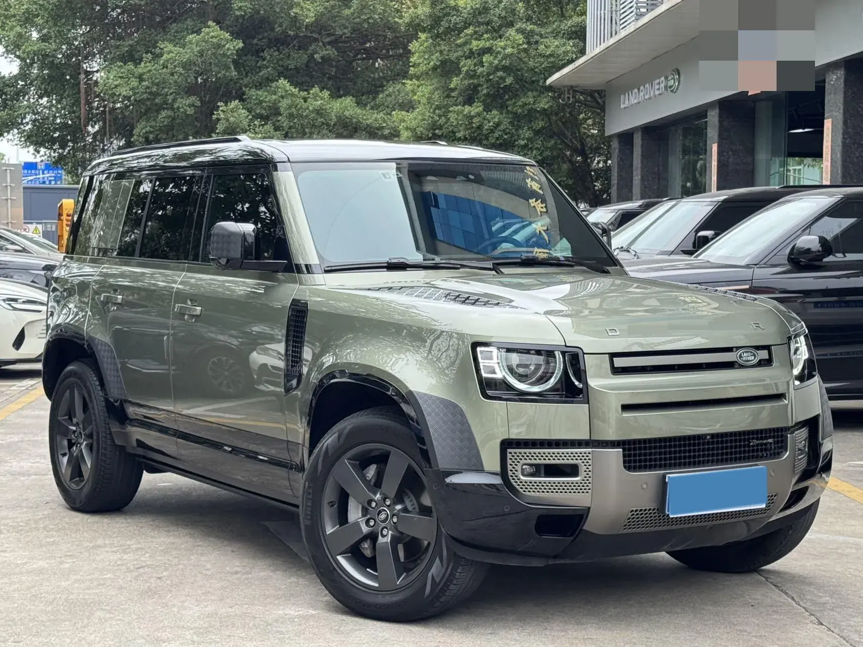 2023 LAND ROVER thumbnail 3