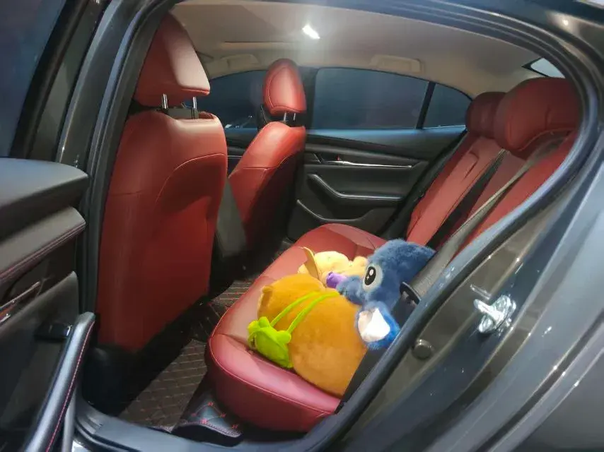 2022 MAZDA 3 thumbnail 4