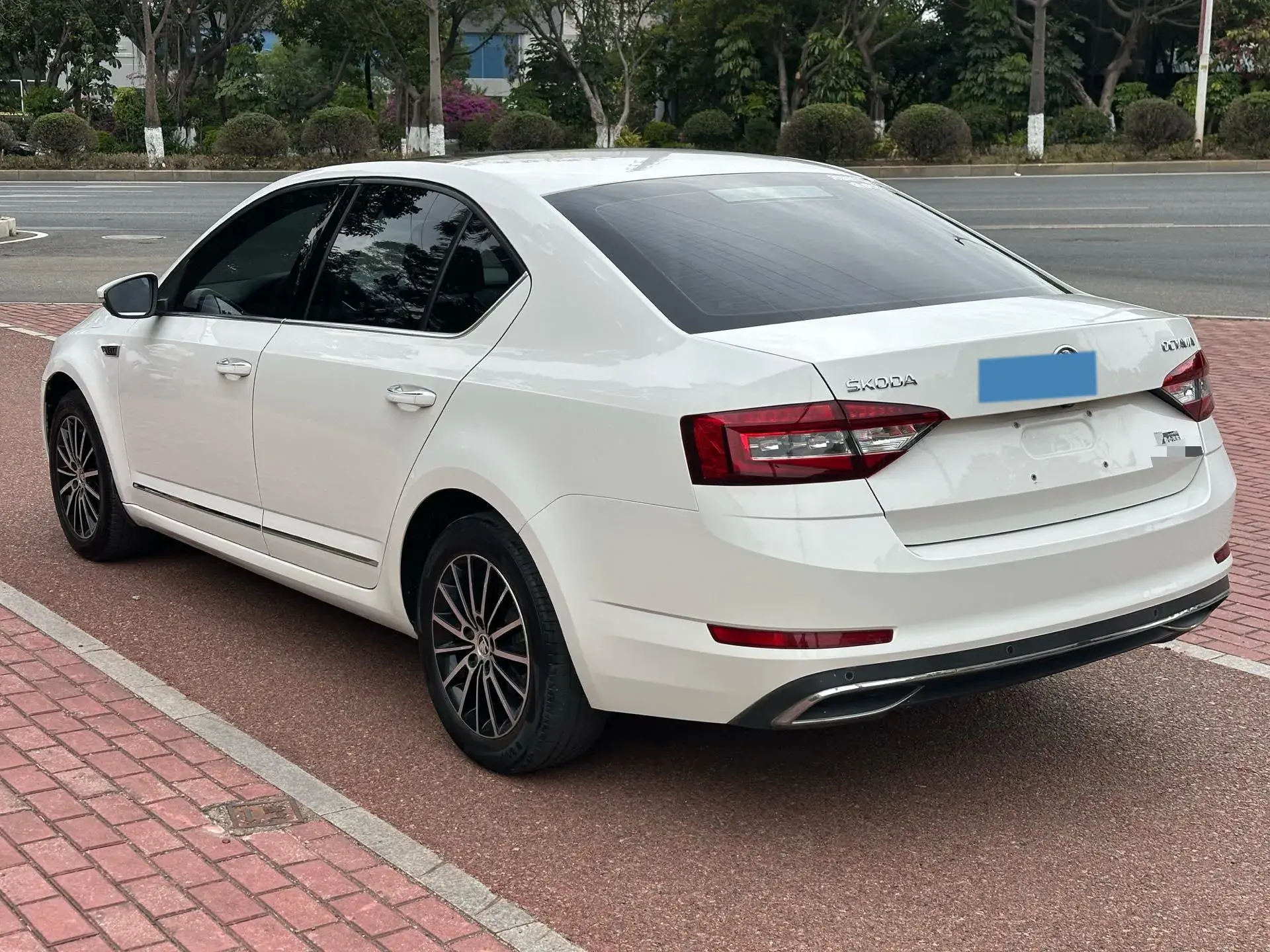 2019 SKODA OCTAVIA thumbnail 4