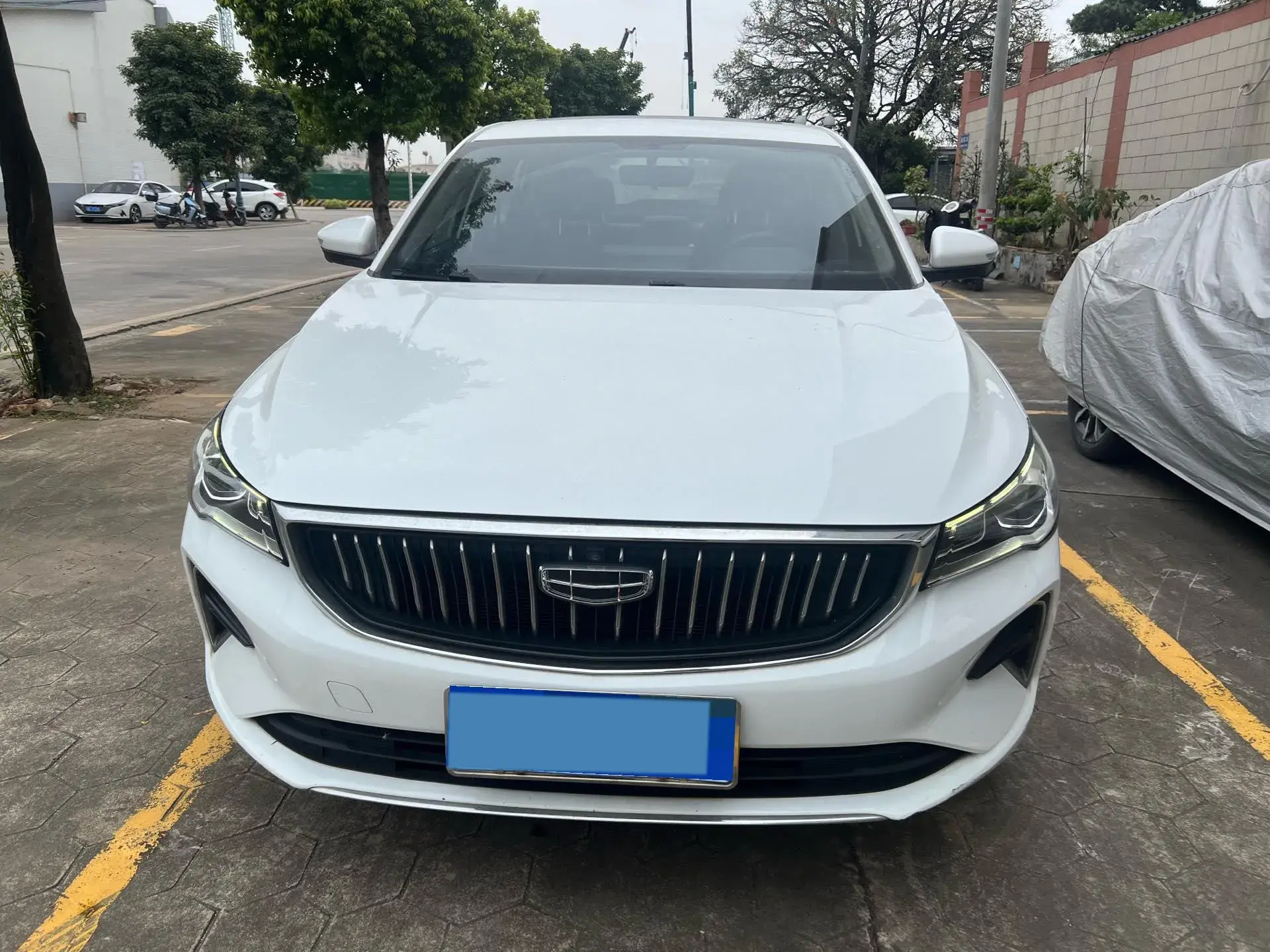 2022 GEELY EMGRAND thumbnail 2