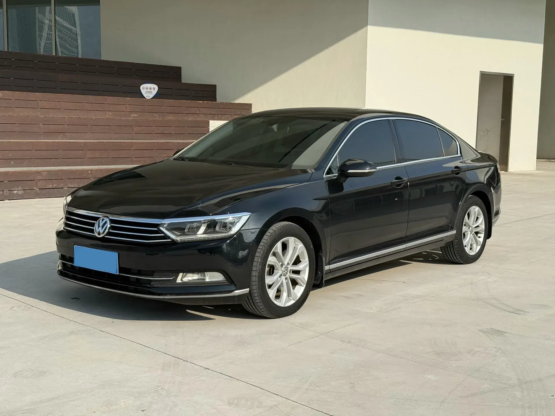 2018 VOLKSWAGEN MAGOTAN view 1