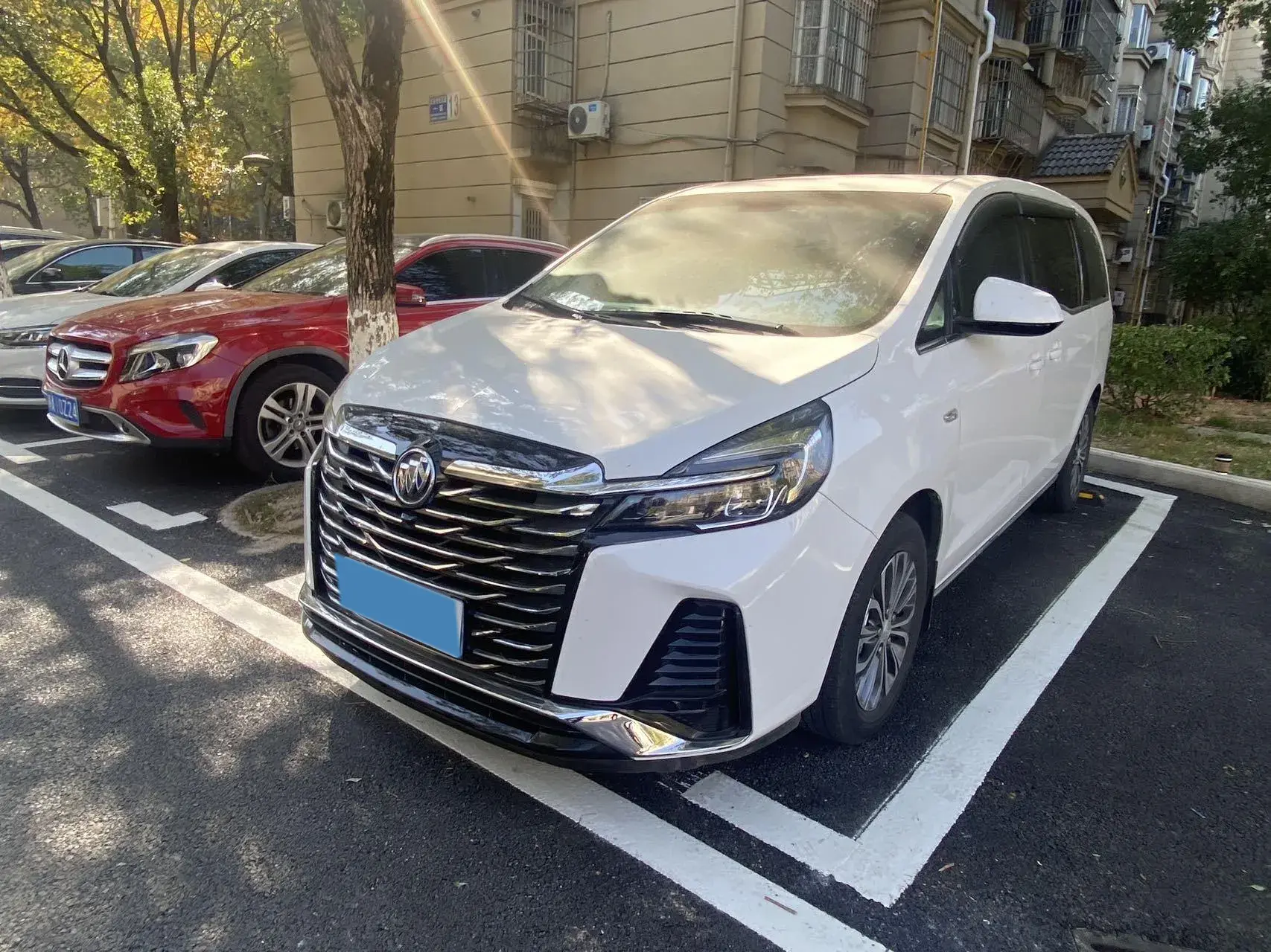 2023 BUICK GL8 view 1