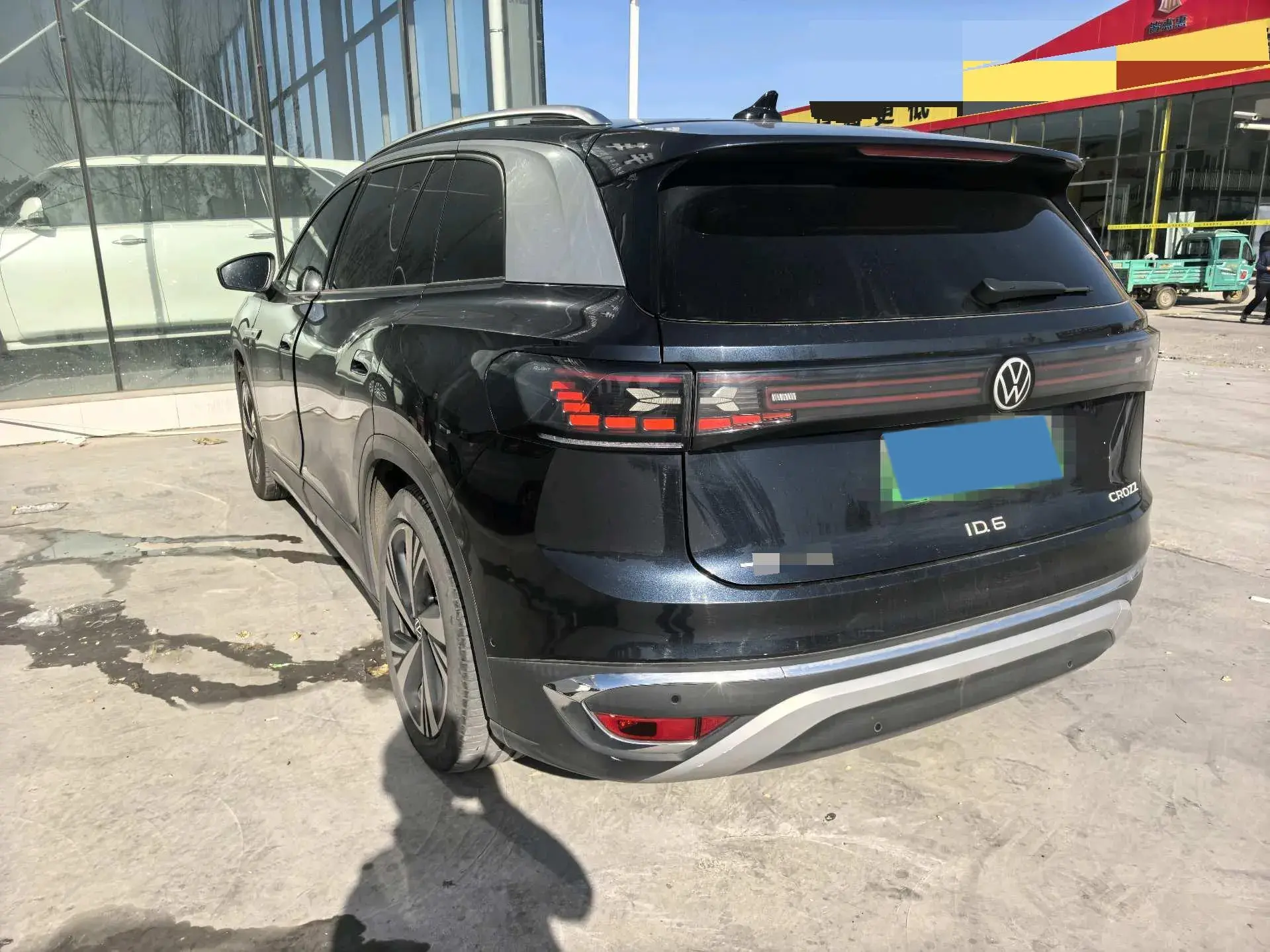 2021 VOLKSWAGEN ID.6 thumbnail 3