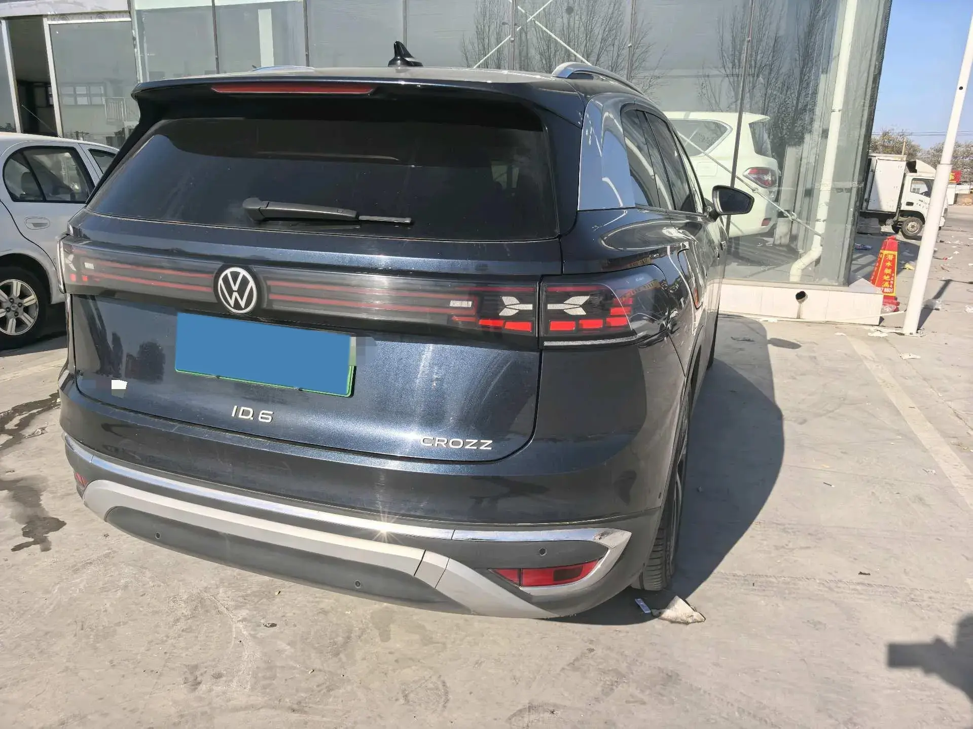 2021 VOLKSWAGEN ID.6 thumbnail 4