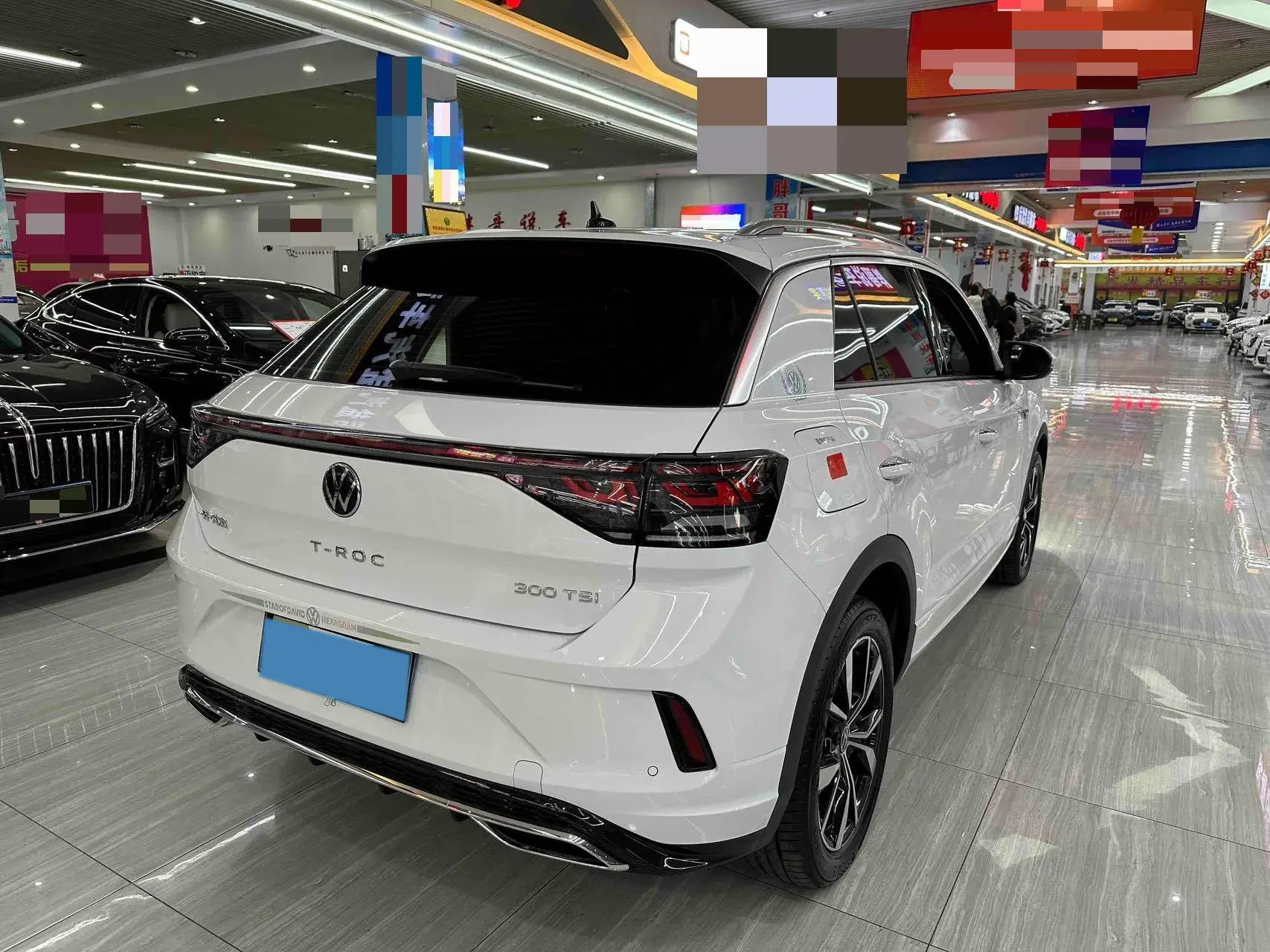 2025 VOLKSWAGEN T-ROC thumbnail 3