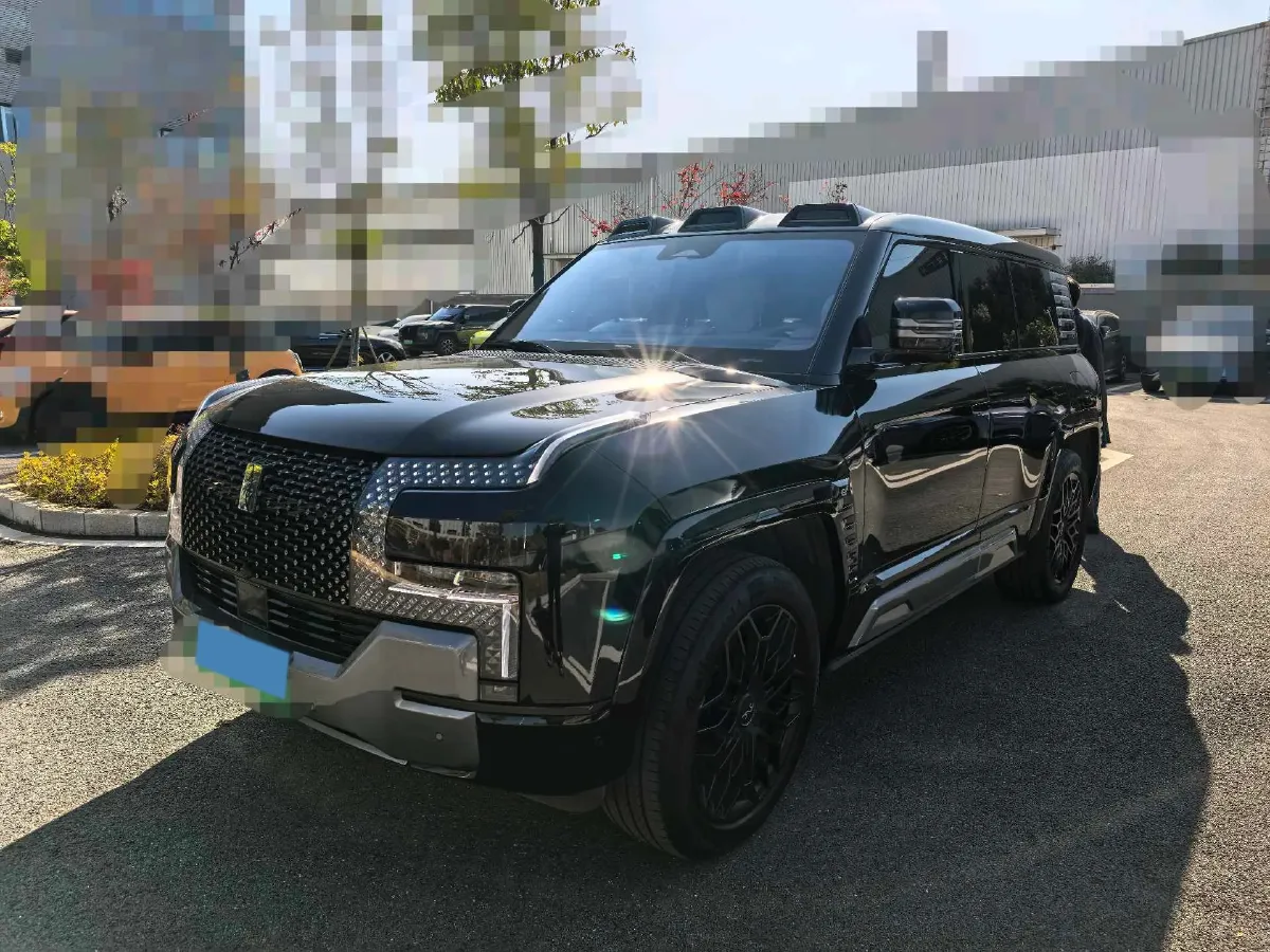 2023 YangWang U8 2.0T 272HP L4 REEV 49.05KWH,autocango,china used car exporter,china ev exporter,chinese used car exporter,chinese used ev exporter