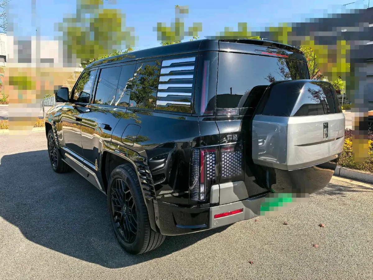 2023 YangWang U8 2.0T 272HP L4 REEV 49.05KWH,autocango,china used car exporter,china ev exporter,chinese used car exporter,chinese used ev exporter