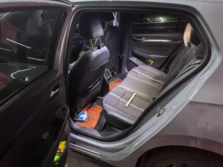 2023 VOLKSWAGEN GOLF thumbnail 4