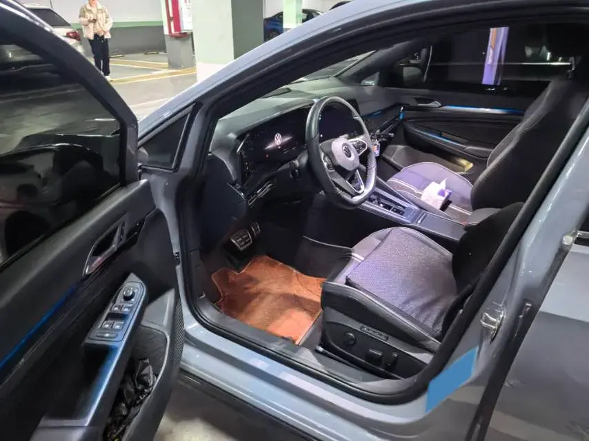 2023 VOLKSWAGEN GOLF thumbnail 2