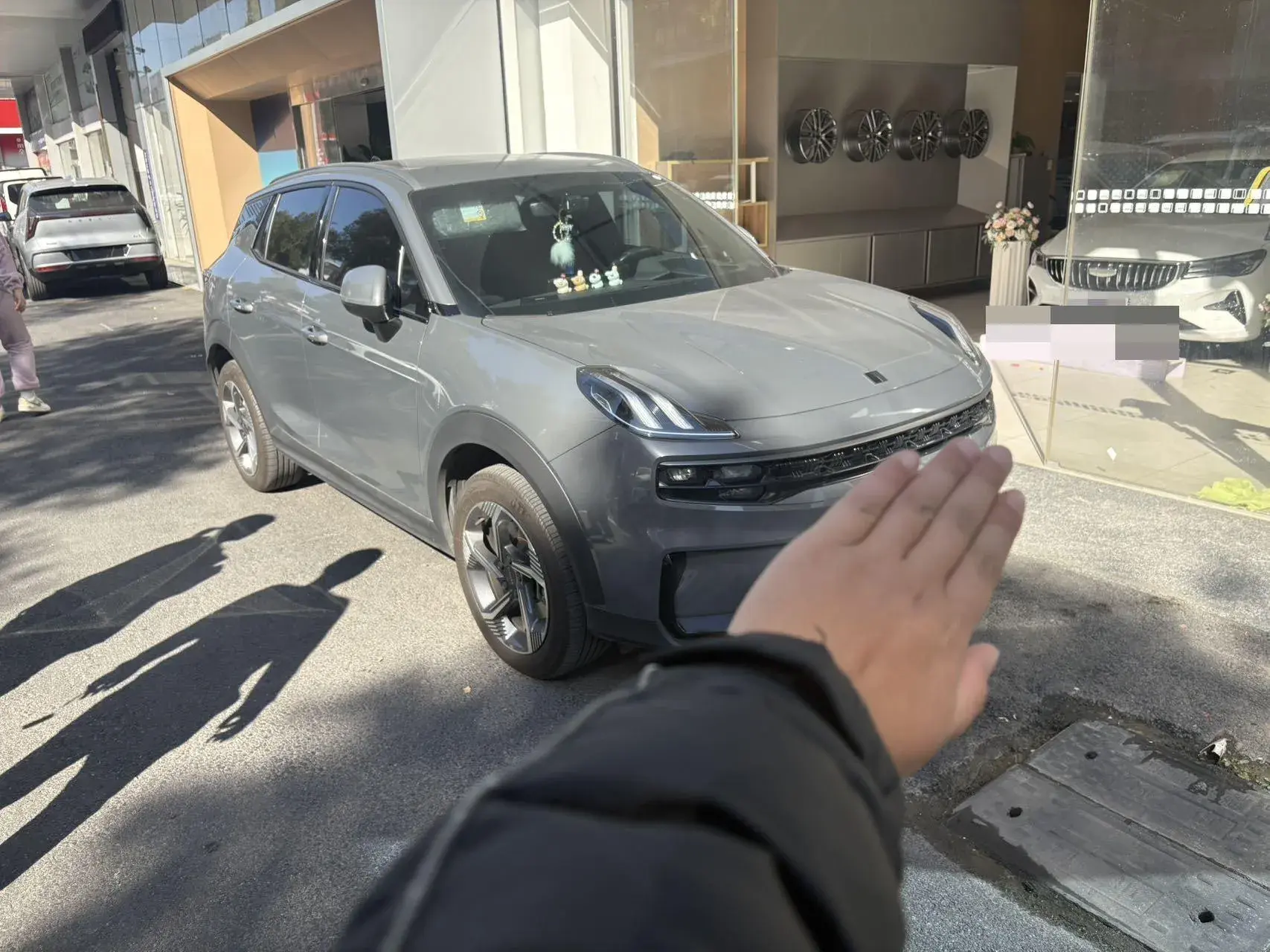 2023 LYNK&CO 06 thumbnail 4