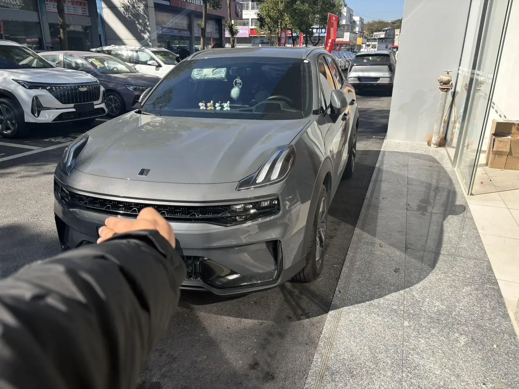 2023 LYNK&CO 06 view 1