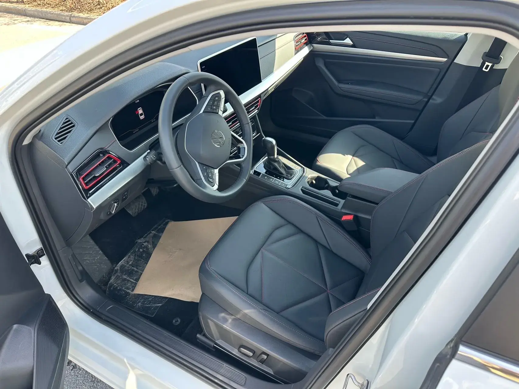 2024 VOLKSWAGEN LAVIDA thumbnail 4