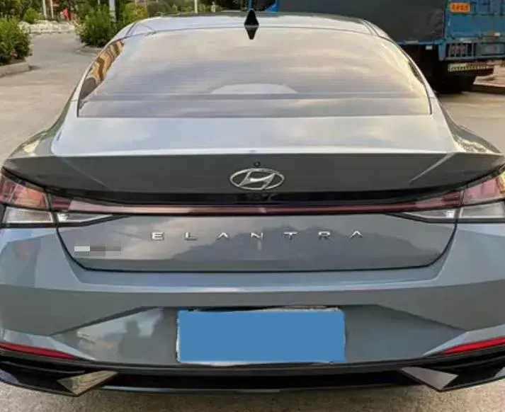 2022 HYUNDAI ELANTRA thumbnail 3