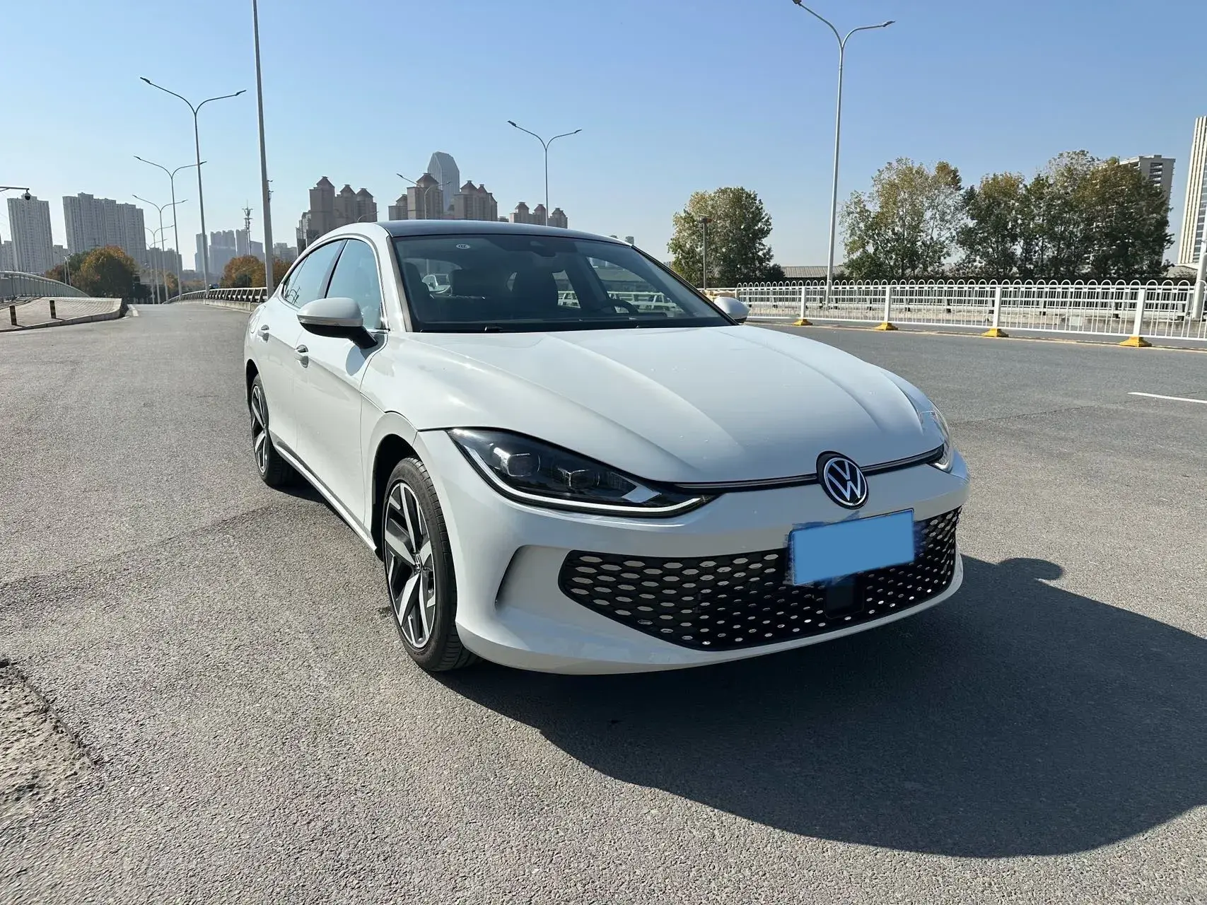 2025 VOLKSWAGEN LAMANDO thumbnail 3